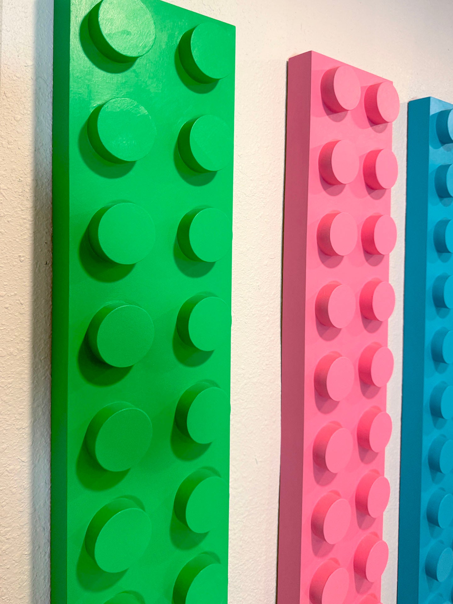 PINK BRICK PLATE